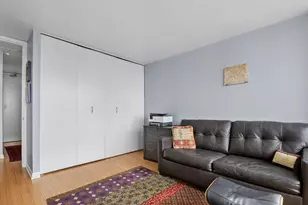 655 W Irving Park Rd, Chicago, IL 60613 - Photo 17