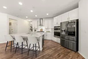 2534 Leander Ct, Woodridge, IL 60517 - Photo 3