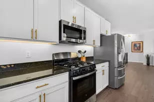 429 Fairway Ln, Sycamore, IL 60178 - Photo 9