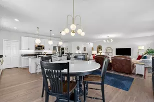 429 Fairway Ln, Sycamore, IL 60178 - Photo 5