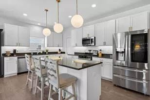 429 Fairway Ln, Sycamore, IL 60178 - Photo 7