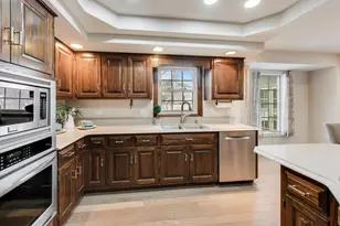 6240 Sleepy Hollow Ln, Lisle, IL 60532 - Photo 13