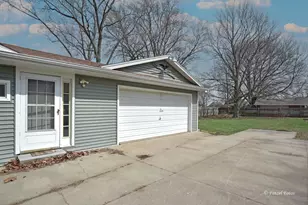 222 Stiles St, Genoa, IL 60135 - Photo 15