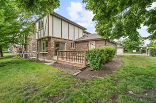 1775 Lakeview Dr, Wheeling, IL 60090 - Photo 17