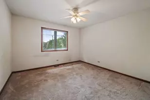 1775 Lakeview Dr, Wheeling, IL 60090 - Photo 13