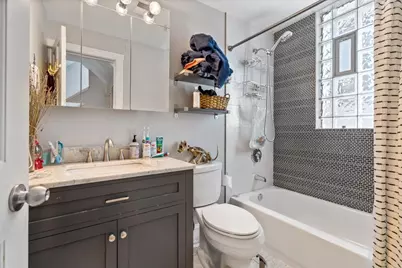 2156 W Belle Plaine Avenue, Chicago, IL 60618 - Photo 11