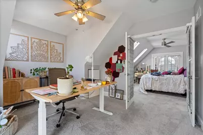 2156 W Belle Plaine Avenue, Chicago, IL 60618 - Photo 13