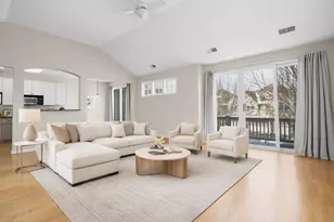 360 Promontory Ln, Wauconda, IL 60084 - Photo 3