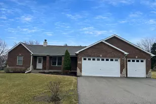 925 Tall Grass Ct, Somonauk, IL 60552 - Photo 1