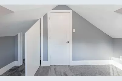 2038 E 73rd Street, Chicago, IL 60649 - Photo 13