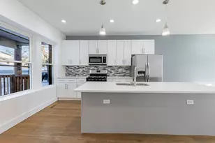 2038 E 73rd St, Chicago, IL 60649 - Photo 7