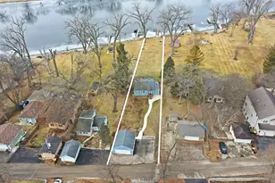 4813 Wildwood Dr, McHenry, IL 60051 - Photo 3