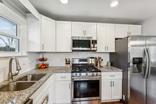 300 Norton St, Lombard, IL 60148 - Photo 9