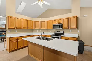 30338 Pebble Beach Cir, Genoa, IL 60135 - Photo 13