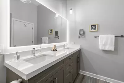 165 N Canal Street #1414, Chicago, IL 60606 - Photo 15