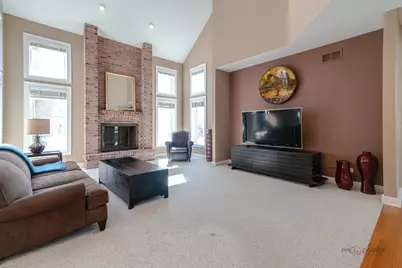 2059 Broadmoor Lane, Vernon Hills, IL 60061 - Photo 15