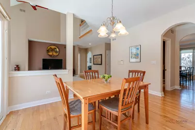 2059 Broadmoor Lane, Vernon Hills, IL 60061 - Photo 13