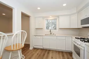 1122 Danvers Ct, Schaumburg, IL 60193 - Photo 13