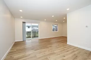 1122 Danvers Ct, Schaumburg, IL 60193 - Photo 7