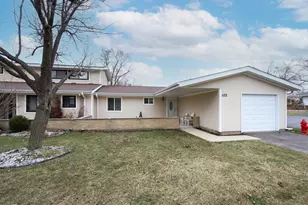 1122 Danvers Ct, Schaumburg, IL 60193 - Photo 1