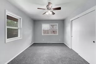 2412 W 3rd St, Coal Valley, IL 61240 - Photo 17