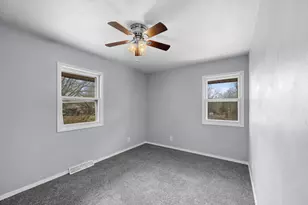 2412 W 3rd St, Coal Valley, IL 61240 - Photo 19