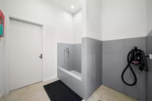 4250 W Belmont Ave, Chicago, IL 60641 - Photo 25