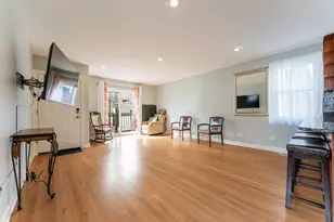 1024 W 18th Pl, Chicago, IL 60608 - Photo 7