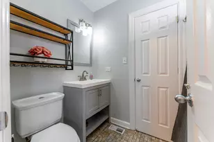 1024 W 18th Pl, Chicago, IL 60608 - Photo 13