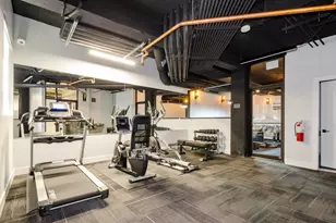 7645 N Sheridan Rd, Chicago, IL 60626 - Photo 11