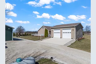 3015 N 1600 East Road, Clifton, IL 60927 - Photo 5