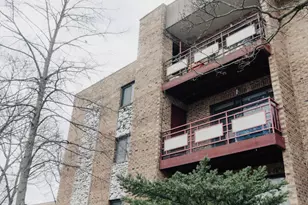 6034 N Wolcott Ave, Chicago, IL 60660 - Photo 1