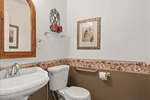 18 Hesterman Dr, Glendale Heights, IL 60139 - Photo 17