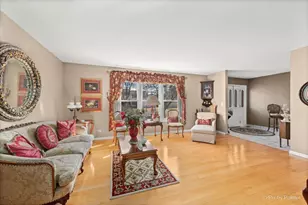 18 Hesterman Dr, Glendale Heights, IL 60139 - Photo 7