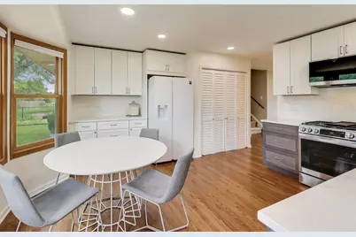 3790 Whispering Trails Drive, Hoffman Estates, IL 60192 - Photo 7