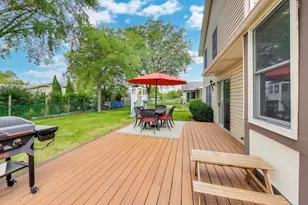 3790 Whispering Trails Dr, Hoffman Estates, IL 60192 - Photo 27