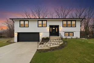 2S245 Mayfield Ln, Glen Ellyn, IL 60137 - Photo 1