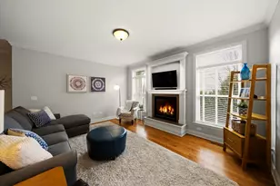 2061 Windham Cir, Wheaton, IL 60187 - Photo 7