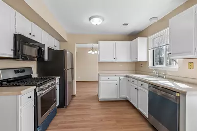 1317 Spalding Drive, Mundelein, IL 60060 - Photo 5