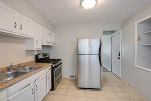 2208 Fremont St, Rockford, IL 61103 - Photo 5