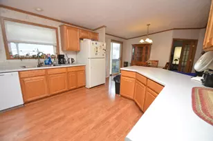 5634 Buttercup Ln, Machesney Park, IL 61115 - Photo 7