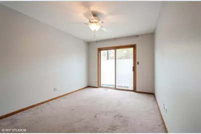 7411 N Claremont Avenue #1E, Chicago, IL 60645 - Photo 9