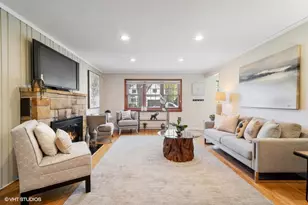 932 Echo Ln, Glenview, IL 60025 - Photo 3