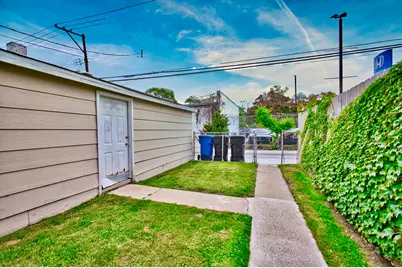 6609 N Artesian Avenue, Chicago, IL 60645 - Photo 17