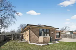 216 Briar Dr, Wilmette, IL 60091 - Photo 5