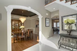 909 Hampton Dr, Carol Stream, IL 60188 - Photo 7