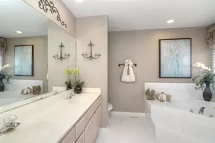 909 Hampton Dr, Carol Stream, IL 60188 - Photo 29