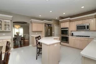 909 Hampton Dr, Carol Stream, IL 60188 - Photo 17