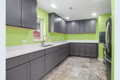 9804 S Maplewood Avenue, Evergreen Park, IL 60805 - Photo 5