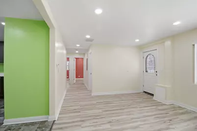 9804 S Maplewood Avenue, Evergreen Park, IL 60805 - Photo 3